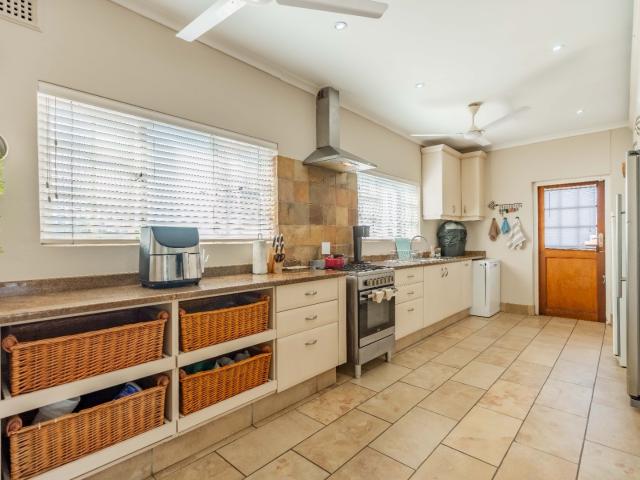 7 Bedroom House For Sale in La Lucia