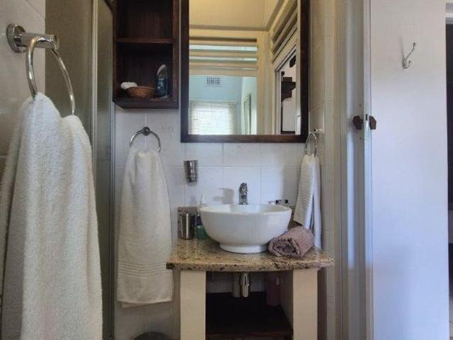 7 Bedroom House For Sale in Montrose