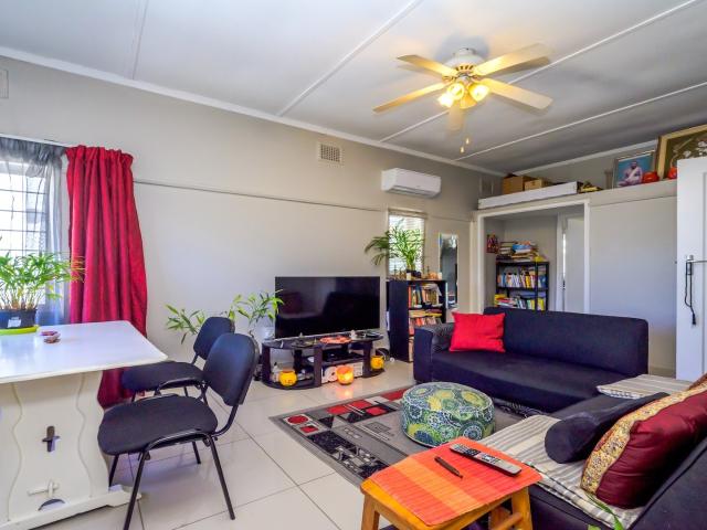 7 Bedroom House For Sale in Morningside