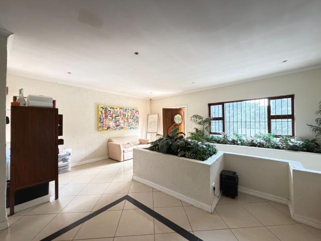 7 Bedroom House For Sale in Morningside