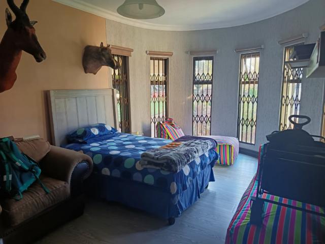 7 Bedroom House For Sale in Mantevrede