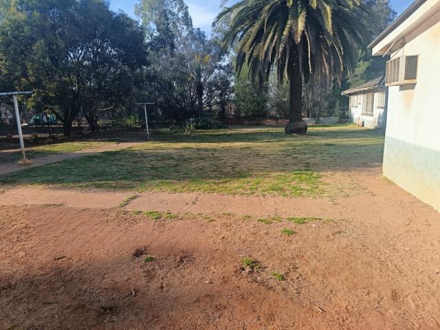 7 Bedroom House For Sale in Mantevrede