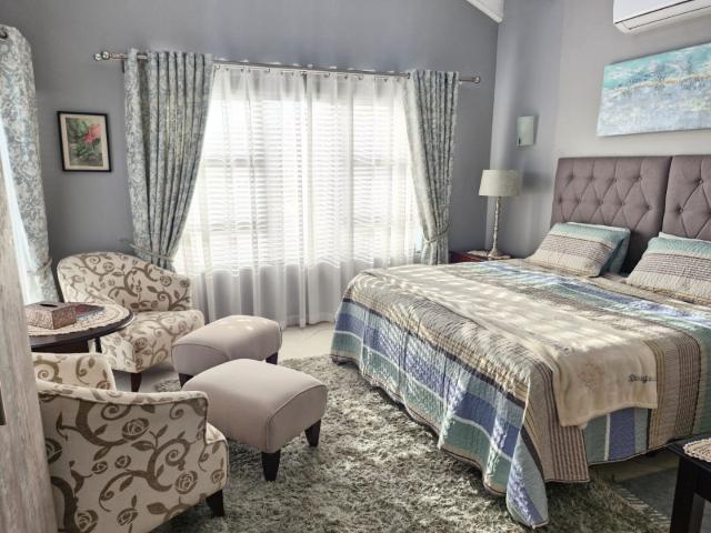 7 Bedroom House For Sale in Melodie