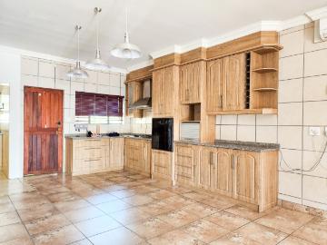 7 Bedroom House For Sale in Middedorp