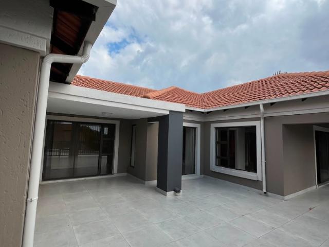 7 Bedroom House For Sale in Midstream Estate