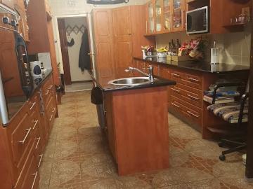 7 Bedroom House For Sale in Norwood