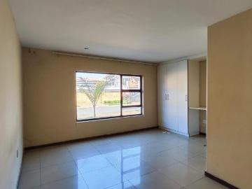 7 Bedroom House For Sale in Sonneveld