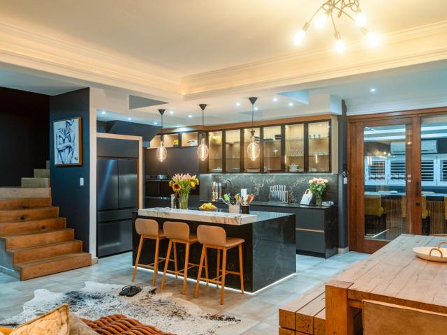 7 Bedroom House For Sale in Salt Rock