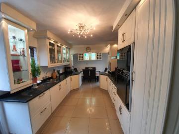 7 Bedroom House For Sale in Shallcross