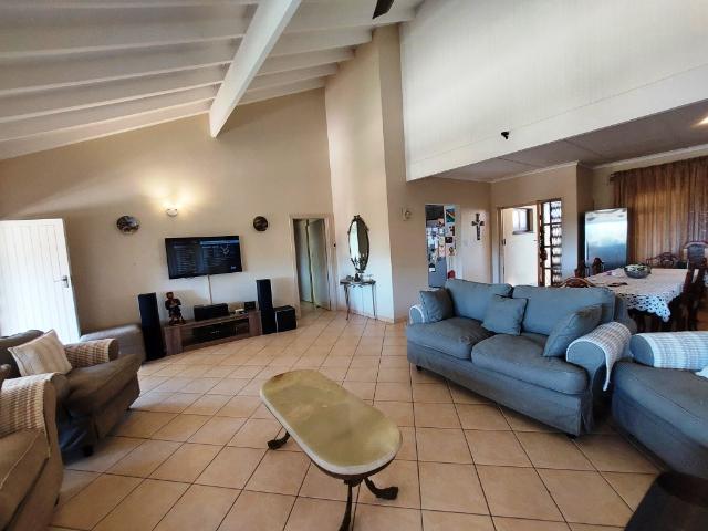 7 Bedroom House For Sale in Shelly Beach