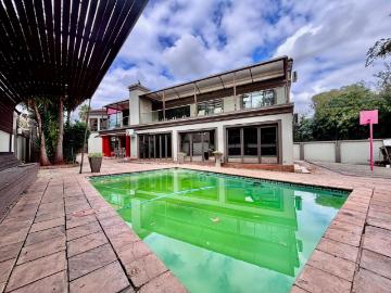 7 Bedroom House For Sale in Raslouw