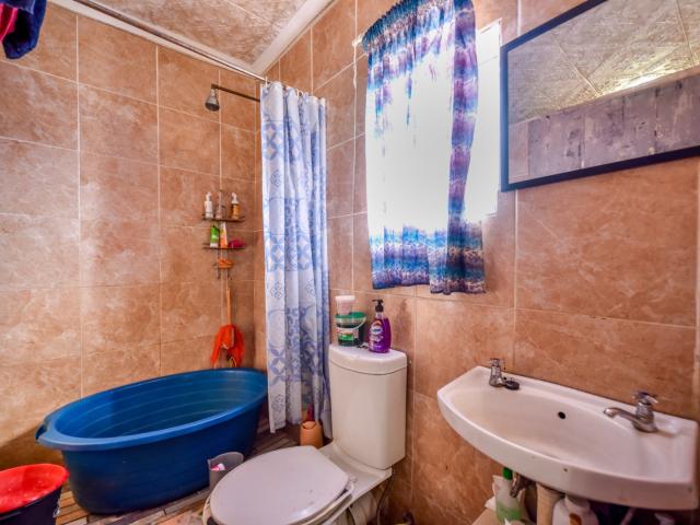 7 Bedroom House For Sale in Wolmer