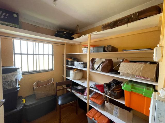 7 Bedroom House For Sale in Walker Fruit Farms