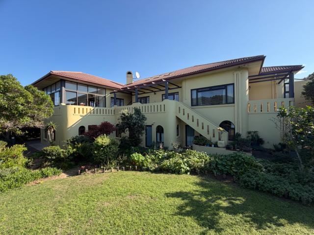 7 Bedroom House For Sale in West Beach