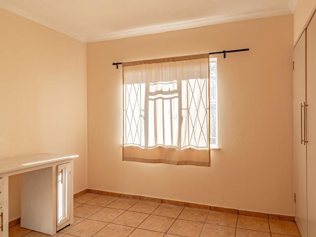 7 Bedroom House For Sale in Westdene