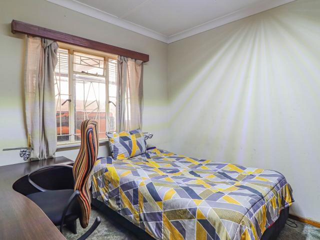 7 Bedroom House For Sale in Westdene