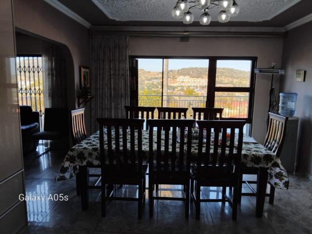 7 Bedroom House For Sale in Winchester Hills