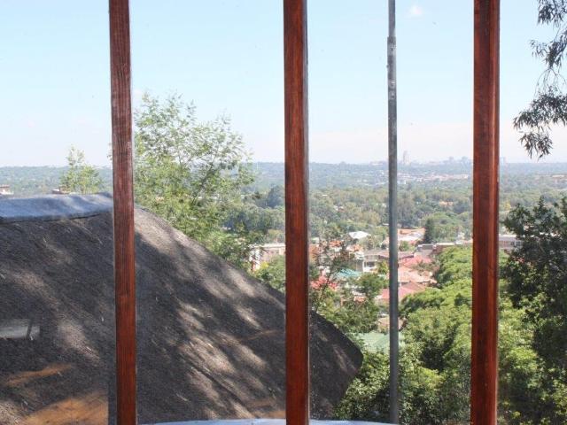 7 Bedroom House For Sale in Upper Houghton