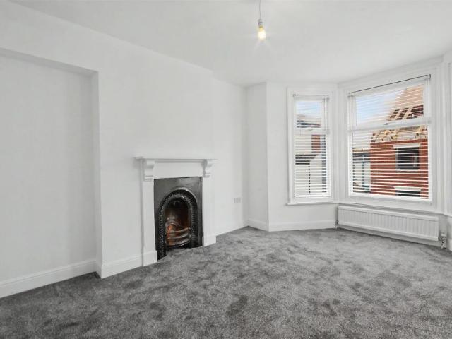 7 Bedroom House / Flat Share to let