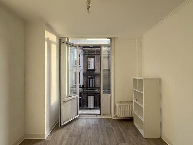 7 bedroom house in Colignon ideal or co housing