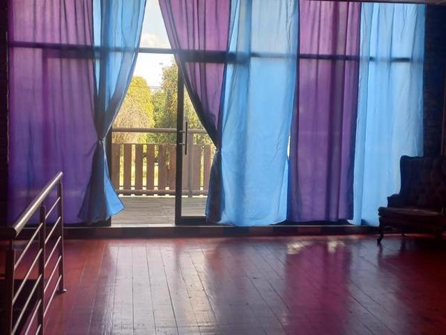7 Bedroom House in Delmas