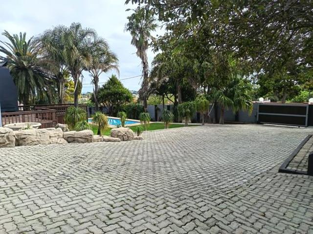 7 Bedroom House in Humansdorp
