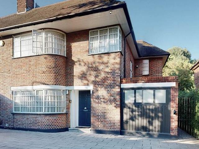 7 bedroom house in London