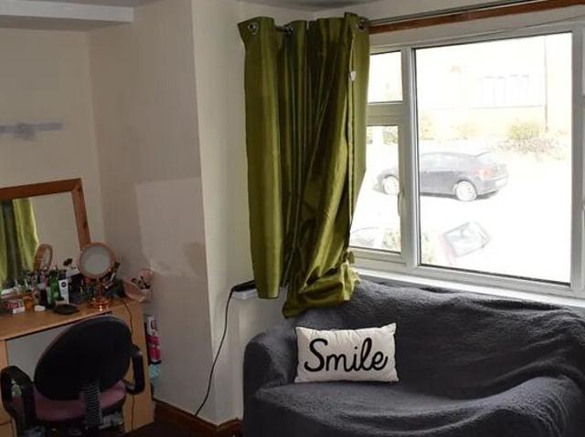 7 bedroom house in Leeds
