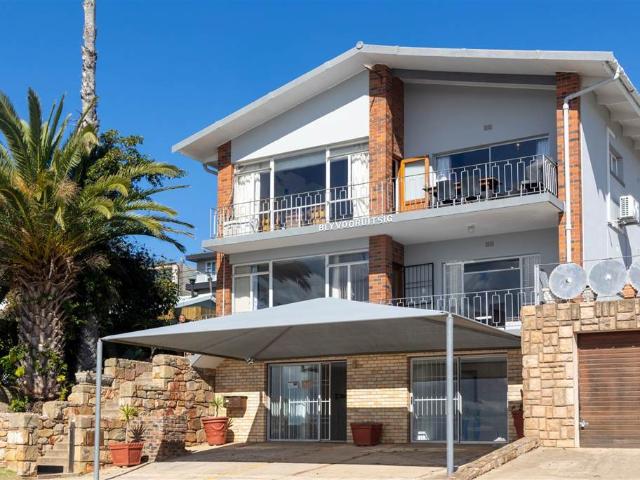 7 Bedroom House in Mossel Bay Central