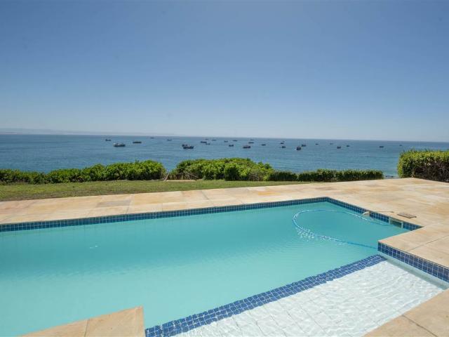 7 Bedroom House in Santareme
