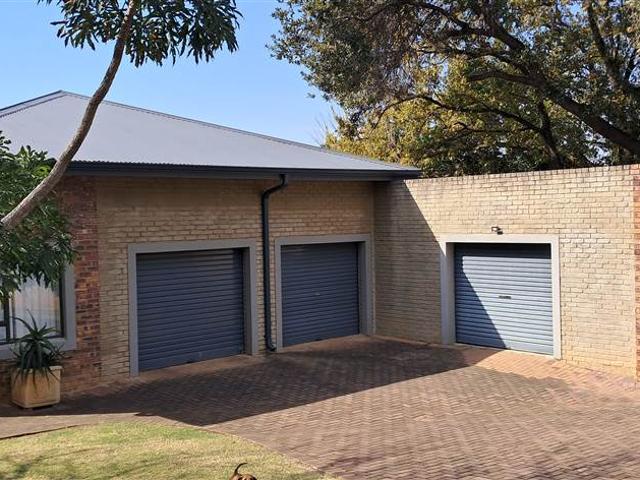 7 Bedroom House in Signal Hill