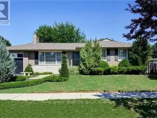 7 Bedroom House Oakville ON 105643443