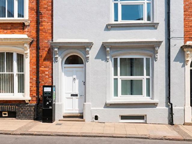 7 Bedroom House Of Multiple Occupation To Rent In Hazelwood Road, Northampton, NN1