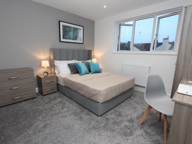 7 bedroom house of multiple occupation to rent