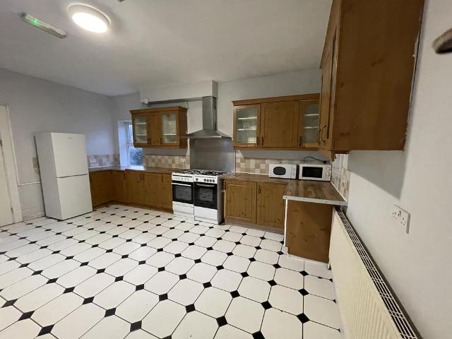 7 bedroom house of multiple occupation to rent