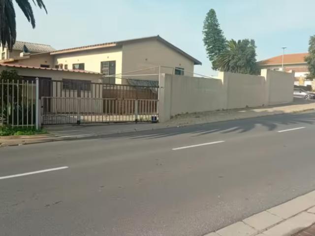 7 Bedroom House Saldanha Central Saldanha Central 105772160