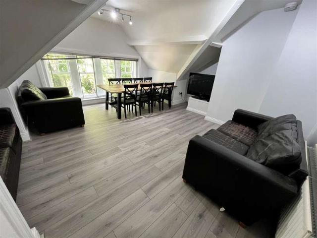 7 Bedroom Apartment Flat