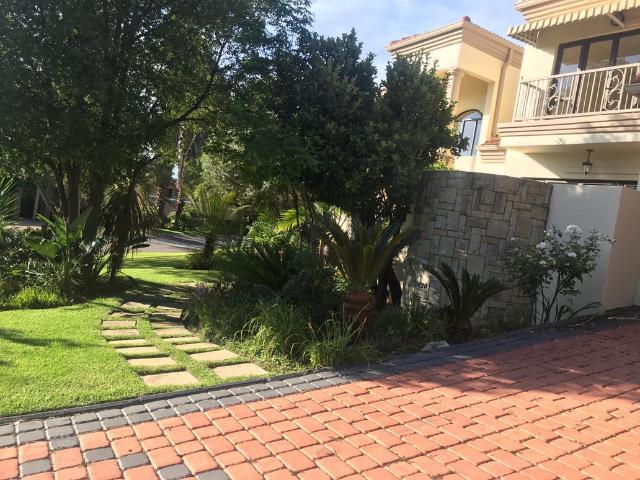 7 Bedroom House To Let in Dainfern Golf Estate