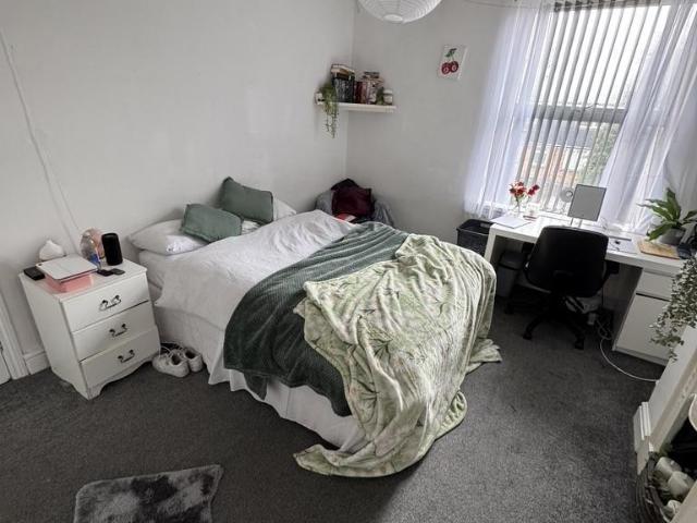 7 bedroom house to rent