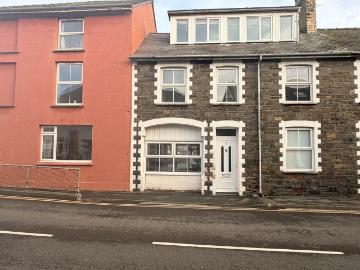 7 bedroom house of multiple occupation to rent