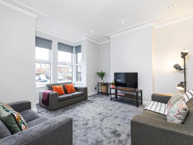 7 bedroom house to rent