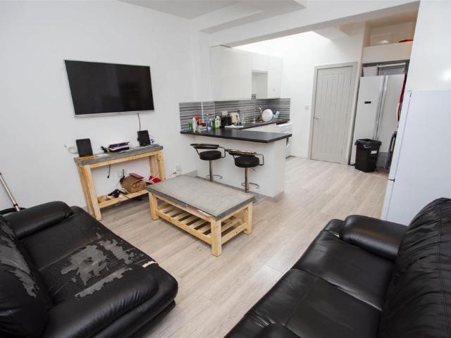 7 bedroom house to rent