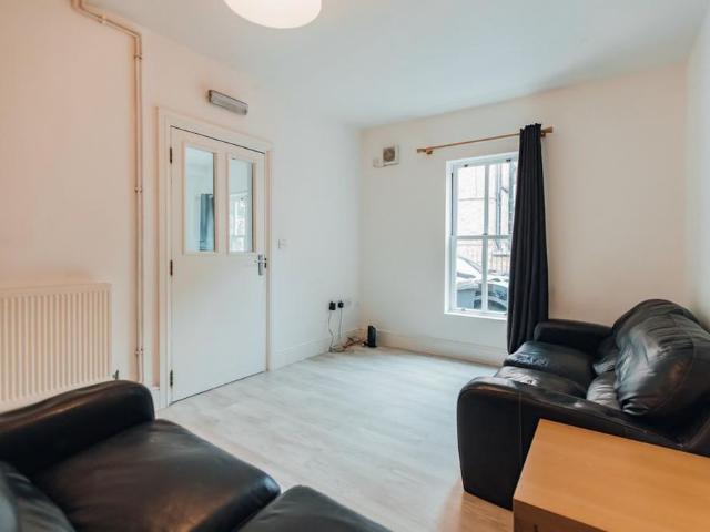 7 bedroom house to rent