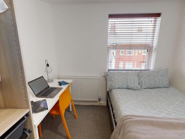 7 bedroom house to rent