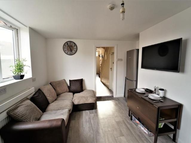 7 bedroom house to rent