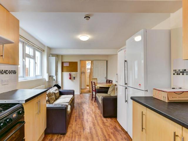7 bedroom house to rent
