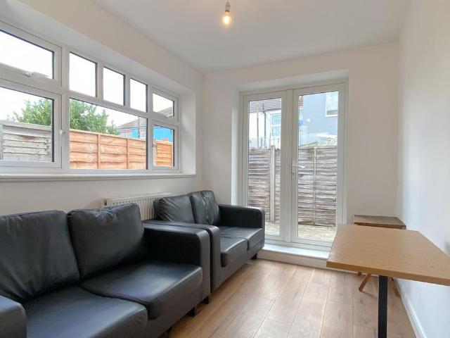 7 bedroom house to rent