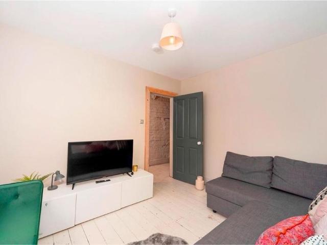 7 bedroom house to rent