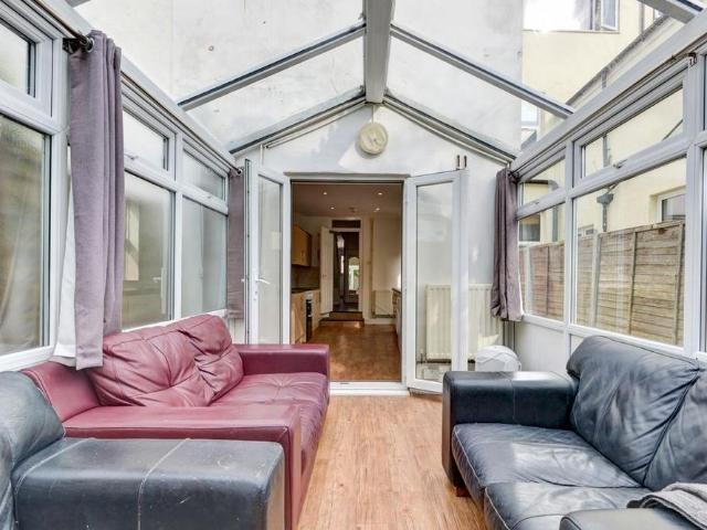 7 bedroom house to rent