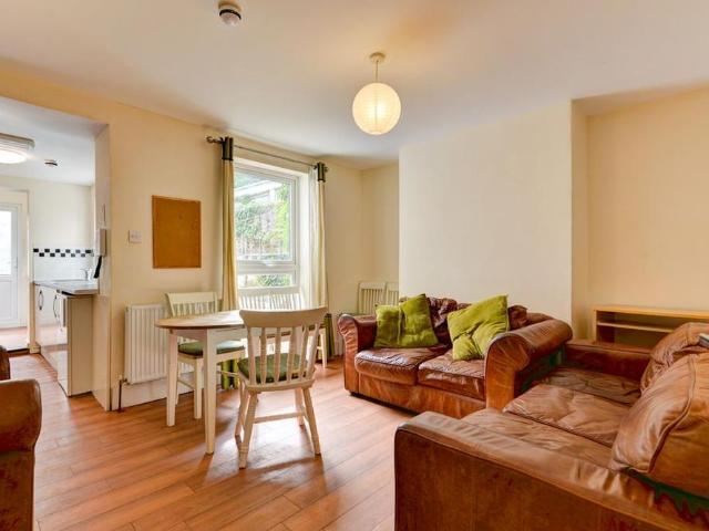 7 bedroom house to rent